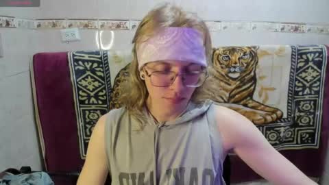 Snapshot of jinnbook chatting on 06-21-26, 05:54 JinnBook online show from 06-21-26, 05:54