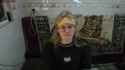 Snapshot of jinnbook chatting on 07-28-26, 02:13 JinnBook online show from 07-28-26, 02:13