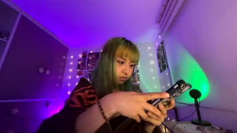 Snapshot of jinxxx_08 chatting on 07-01-26, 03:19 Minaa online show from 07-01-26, 03:19