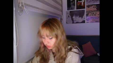 Snapshot of jinxxx_08 chatting on 08-03-26, 04:00 Minaa online show from 08-03-26, 04:00