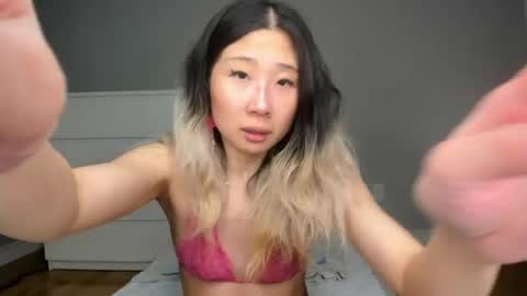 Jiwoo online show from 03-21-26, 11:52