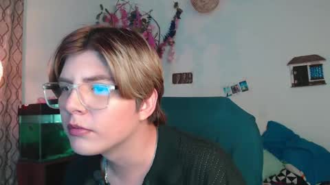 Snapshot of jnick_21 chatting on 03-12-25, 01:14 Nick online show from 03-12-25, 01:14