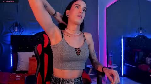 Snapshot of joaisaza chatting on 02-20-25, 09:55 Joa Isaza online show from 02-20-25, 09:55