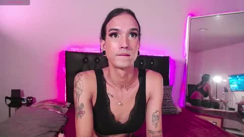 Snapshot of joaisaza chatting on 11-14-25, 04:44 Joa Isaza online show from 11-14-25, 04:44