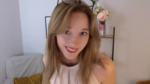 Mia online show from 10-09-25, 09:07