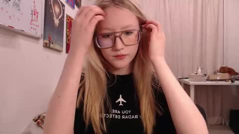 joan_kiss online show from 10-03-25, 02:47