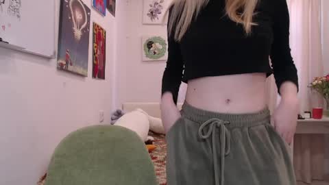 joan_kiss online show from 04-15-26, 11:39