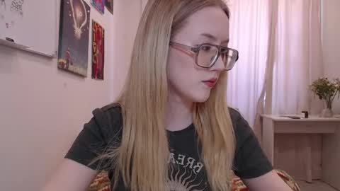 Snapshot of joan_kiss chatting on 05-04-26, 11:06 joan_kiss online show from 05-04-26, 11:06
