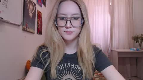 Snapshot of joan_kiss chatting on 05-16-26, 09:50 joan_kiss online show from 05-16-26, 09:50