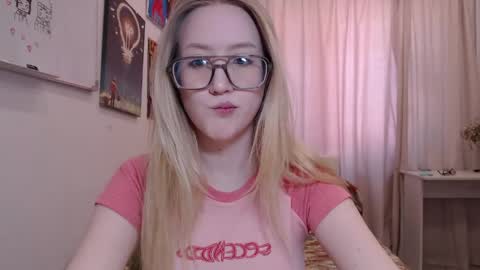 Snapshot of joan_kiss chatting on 05-19-26, 04:41 joan_kiss online show from 05-19-26, 04:41