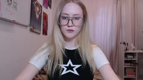 Snapshot of joan_kiss chatting on 06-09-26, 02:50 joan_kiss online show from 06-09-26, 02:50