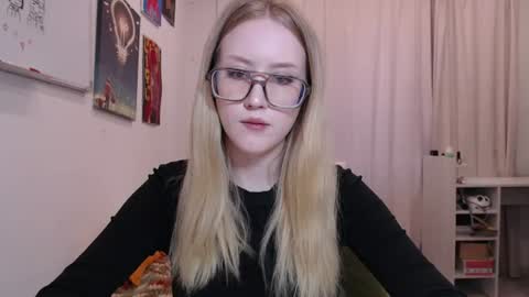 joan_kiss online show from 06-17-26, 12:13