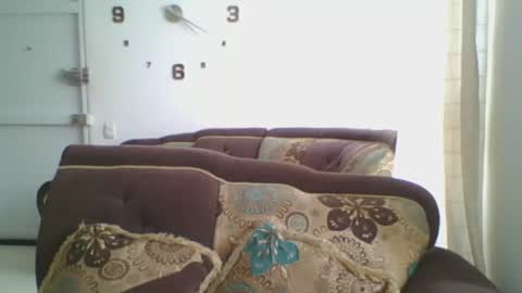 JOAN SAENZ online show from 12-17-25, 09:21