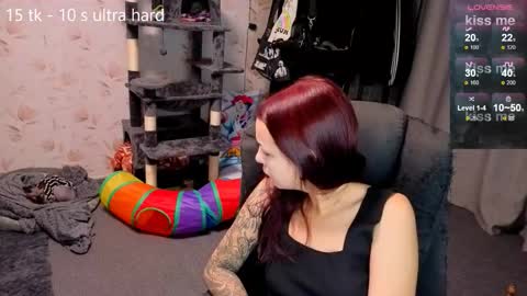 Snapshot of joan_wilson chatting on 10-14-25, 10:21 joan_wilson online show from 10-14-25, 10:21