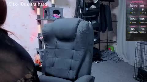 Snapshot of joan_wilson chatting on 11-23-25, 10:20 joan_wilson online show from 11-23-25, 10:20