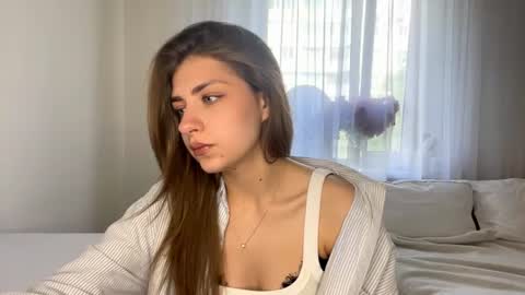 Snapshot of joandonelly chatting on 06-27-26, 12:22 Bella online show from 06-27-26, 12:22
