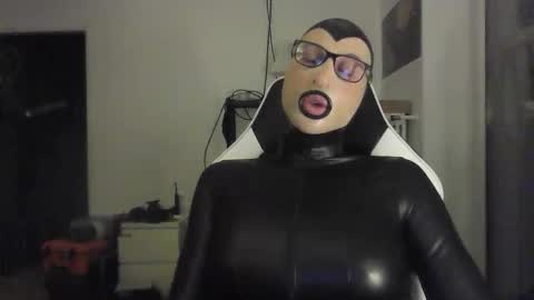Snapshot of joanesxfree chatting on 10-16-25, 09:27 The sweetest toy online show from 10-16-25, 09:27