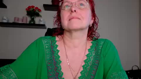 Snapshot of joannaandneighbour chatting on 06-21-26, 09:01 Joanna and Greg online show from 06-21-26, 09:01