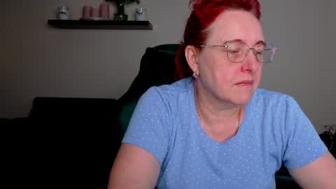 Snapshot of joannaandneighbour chatting on 06-26-26, 06:07 Joanna and Greg online show from 06-26-26, 06:07