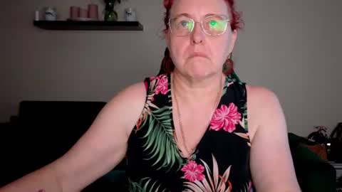 Snapshot of joannaandneighbour chatting on 06-29-26, 07:14 Joanna and Greg online show from 06-29-26, 07:14