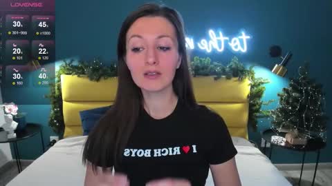 Snapshot of joannelson chatting on 12-18-25, 01:33 Joan online show from 12-18-25, 01:33