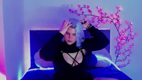 Snapshot of joannlowes chatting on 05-18-26, 06:58 Joann online show from 05-18-26, 06:58