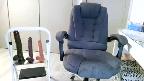 Snapshot of jockstraps3x chatting on 12-17-25, 01:06 Jockstrap3x online show from 12-17-25, 01:06