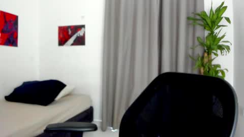 Snapshot of joe23___ chatting on 02-12-26, 04:35 Joe online show from 02-12-26, 04:35