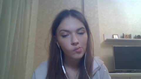 Jennifer online show from 09-12-25, 04:51