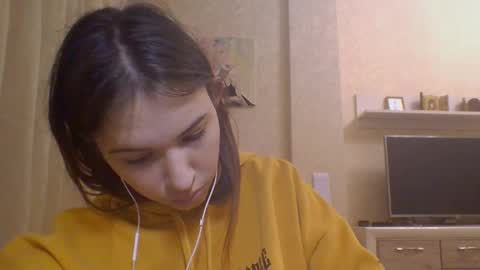 Jennifer online show from 09-15-25, 07:36