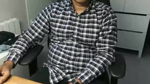 Snapshot of joeshades21 chatting on 01-21-25, 03:21 joeshades21 online show from 01-21-25, 03:21