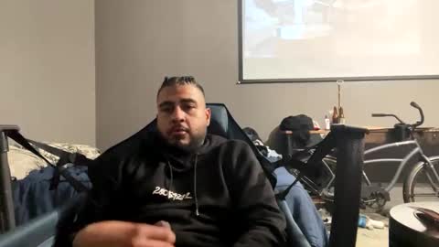 Snapshot of joevonknee chatting on 01-19-25, 02:15 joevonknee online show from 01-19-25, 02:15