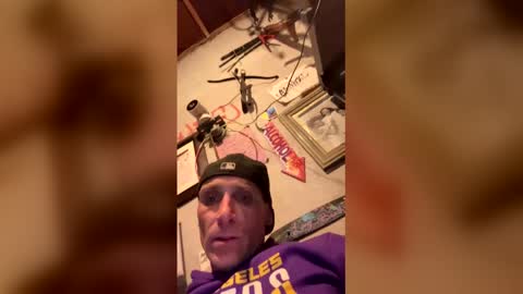 joeyscorpio1984 online show from 04-09-26, 07:47