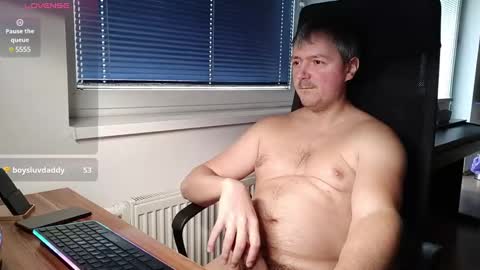 Snapshot of jogger1991 chatting on 02-08-25, 02:05 Jogger1991 online show from 02-08-25, 02:05