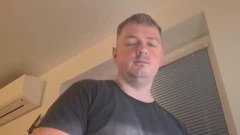 Snapshot of jogger1991 chatting on 02-25-26, 06:06 Jogger1991 online show from 02-25-26, 06:06