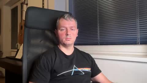 Snapshot of jogger1991 chatting on 03-05-26, 06:37 Jogger1991 online show from 03-05-26, 06:37