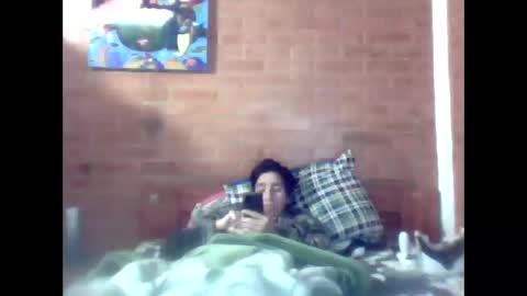 Snapshot of johan70nsexy chatting on 10-28-25, 07:49 johan70nsexy online show from 10-28-25, 07:49