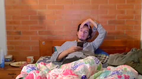 Snapshot of johan70nsexy chatting on 01-09-26, 05:15 johan70nsexy online show from 01-09-26, 05:15