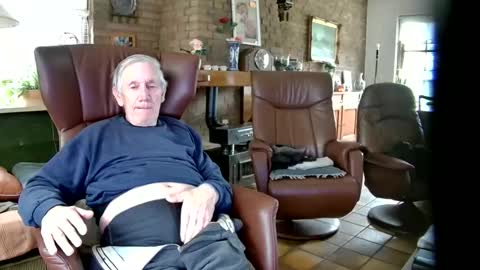 Snapshot of johan7_heet chatting on 12-17-24, 11:06 johan7 heet online show from 12-17-24, 11:06