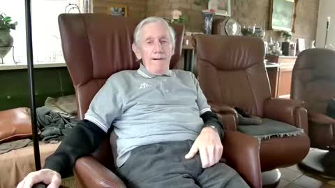 Snapshot of johan7_heet chatting on 01-17-25, 01:13 johan7 heet online show from 01-17-25, 01:13