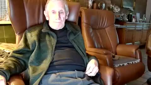 Snapshot of johan7_heet chatting on 02-12-25, 04:33 johan7 heet online show from 02-12-25, 04:33