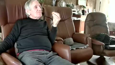 Snapshot of johan7_heet chatting on 02-20-25, 03:30 johan7 heet online show from 02-20-25, 03:30