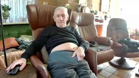 Snapshot of johan7_heet chatting on 02-23-25, 01:32 johan7 heet online show from 02-23-25, 01:32