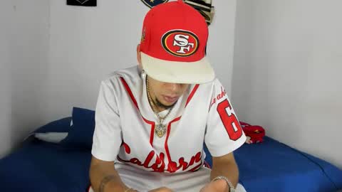 Snapshot of johan_and_antonella chatting on 12-18-25, 08:04 johan_and_antonella online show from 12-18-25, 08:04