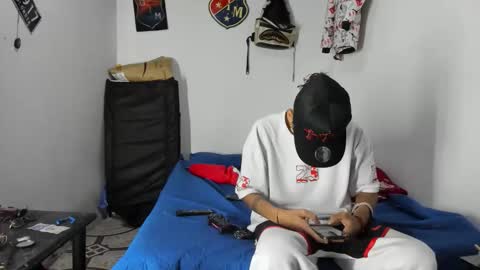 Snapshot of johan_and_antonella chatting on 02-16-26, 05:47 johan_and_antonella online show from 02-16-26, 05:47