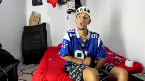 Snapshot of johan_and_antonella chatting on 03-15-26, 11:05 johan_and_antonella online show from 03-15-26, 11:05