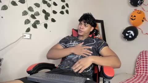 Snapshot of johan_beley_7k chatting on 10-26-25, 04:35 Johan Beley online show from 10-26-25, 04:35