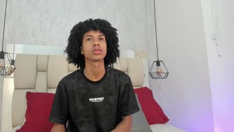 Snapshot of johan_gz_ chatting on 09-18-25, 11:34 Johan online show from 09-18-25, 11:34