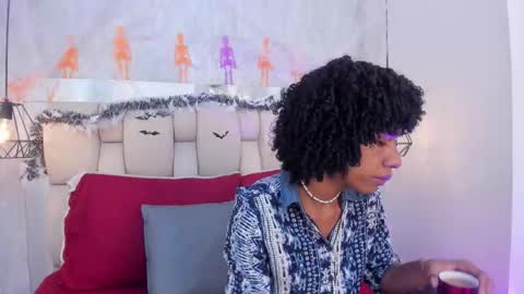Snapshot of johan_gz_ chatting on 10-15-25, 11:32 Johan online show from 10-15-25, 11:32