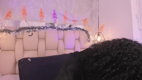Snapshot of johan_gz_ chatting on 10-17-25, 11:35 Johan online show from 10-17-25, 11:35